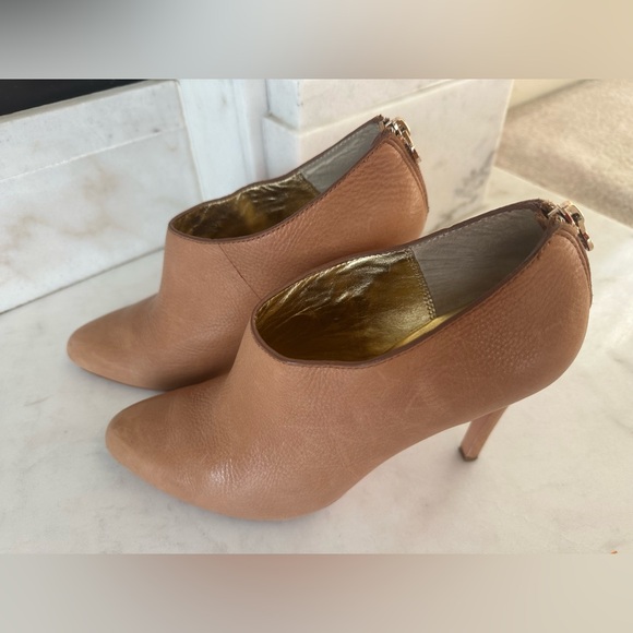 Coach Leather Zip-Back Heeled Ankle Booties Camel Brown Size 11 - Picture 3 of 9